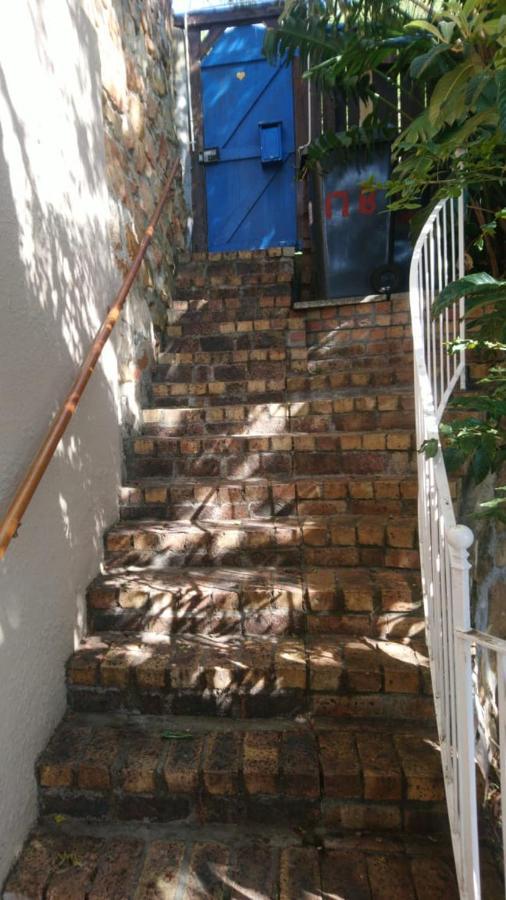Independent Quaint Flat, Close To Beach Cape Town Dış mekan fotoğraf